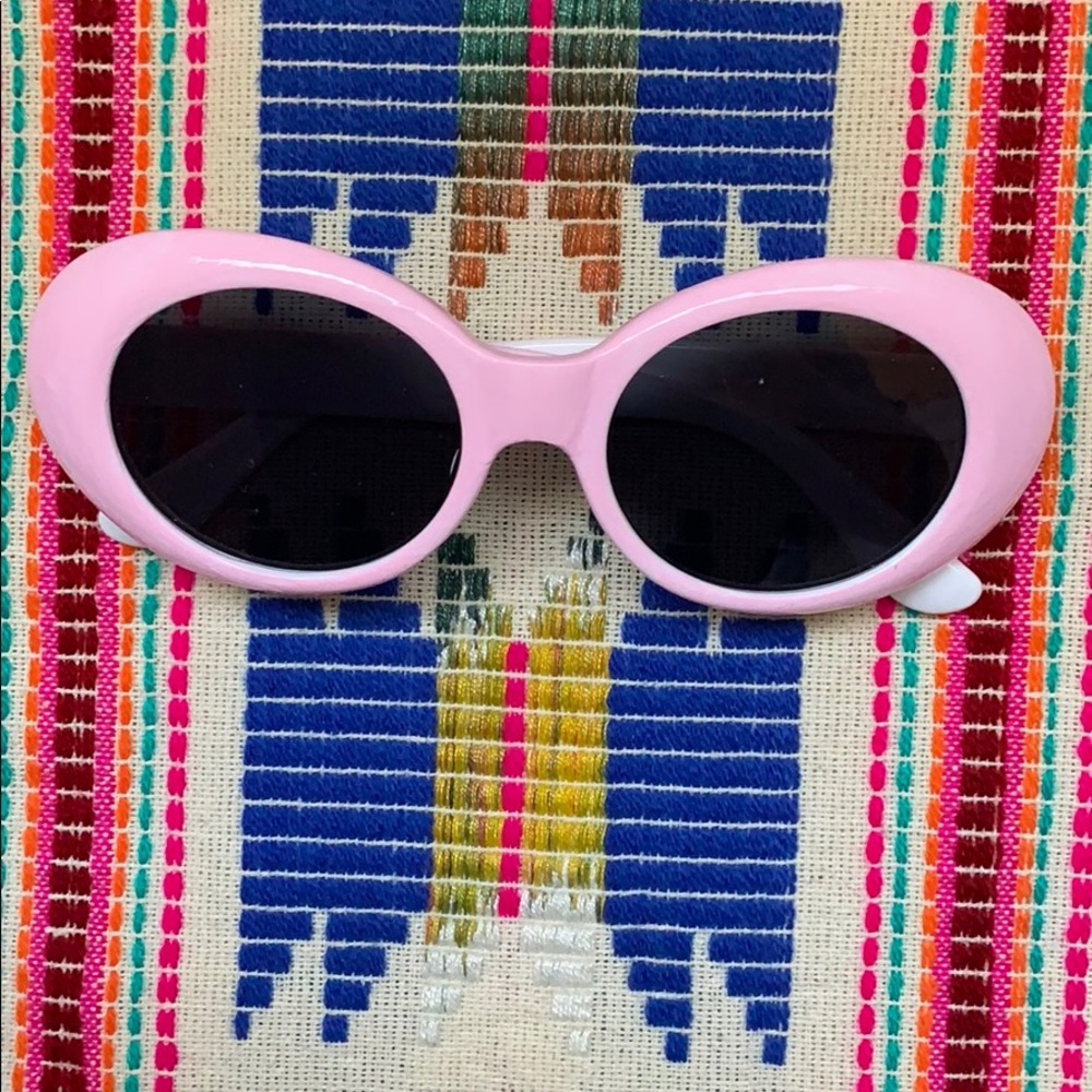 90s Oval Sunglasses